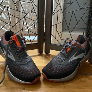 Brooks levitate 2